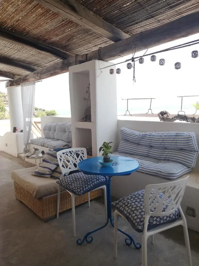مبيت وإفطار Alicudi Giardino Dei Carrubi- Al Gradino 365 فندق مبيت وإفطار
